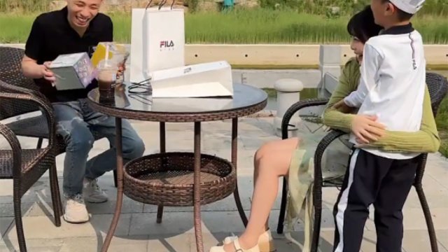 童可可与宝哥一家人