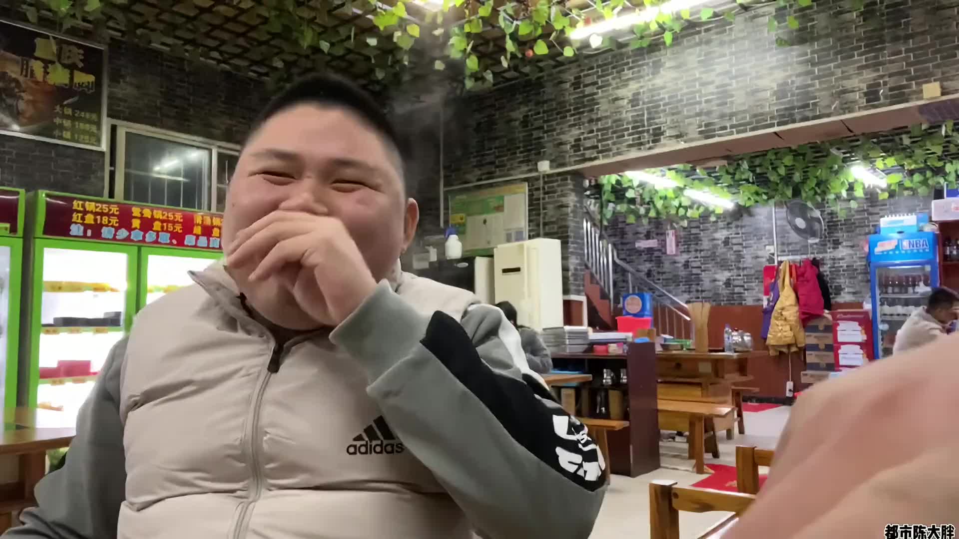 凌晨三点被同学拉起来吃火锅串串！