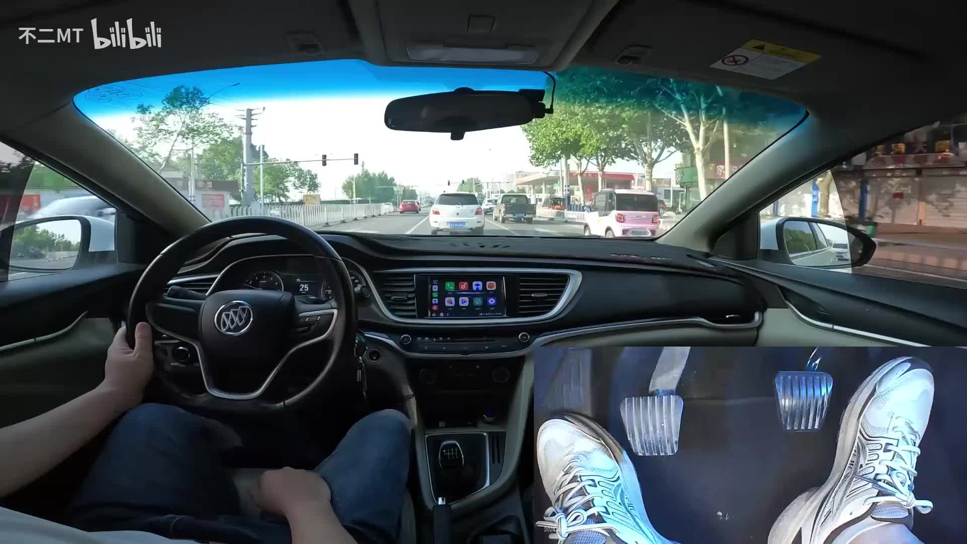 新手司机，上路必修技能之防御性驾驶的灵活运用