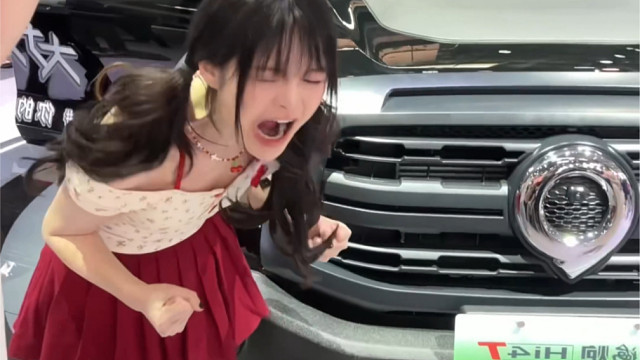 【小石奶凶】社恐女孩在车展遇到了不认识的车车～