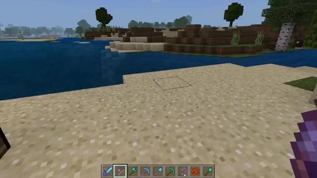 我的世界海洋版：钻石剑和弓箭可以扔掉了，一把三叉戟就够用