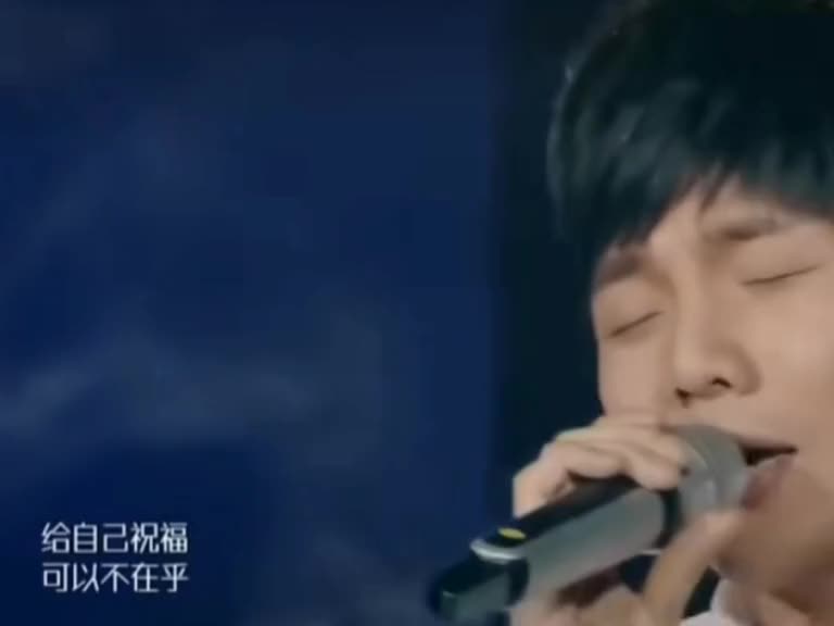 时间是怎么样
爬过了我皮肤
只有我自己最清楚
#人生不过醒来梦一场