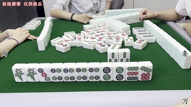 四川麻将:始终只逮一家，吃点炮更合理！