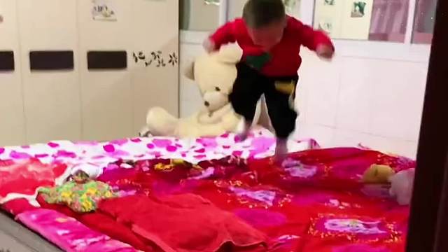 4. 兄弟们，今年回来过年吗