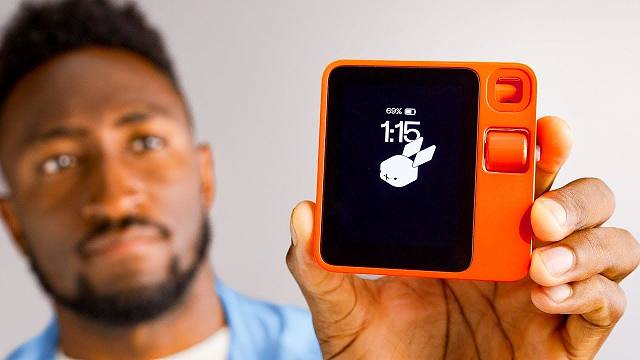 【4K】Rabbit R1口袋AI设备评测：勉强可用 | 作者：MKBHD | 机翻中文