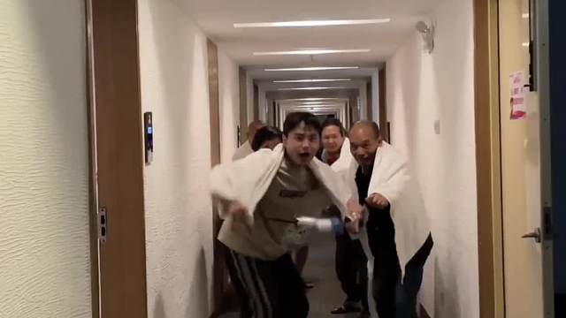 新潮旅游方式 年轻人报老年团竟能找到对象