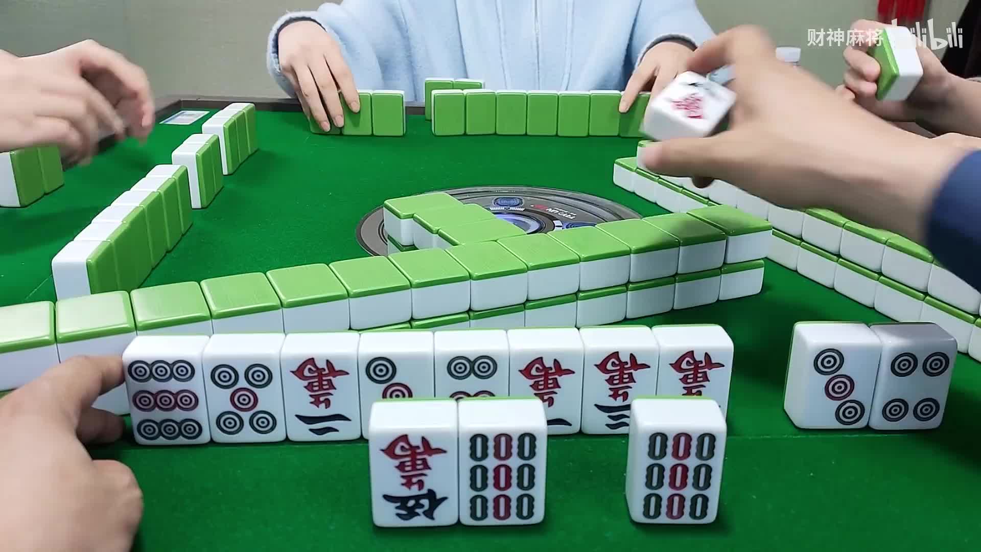 红中麻将:这牌敢开杠？