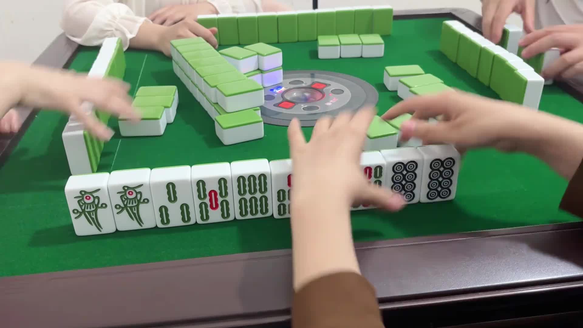 五月三号！#jj麻将 #打麻将的小仙女 #去打麻将的路上风都是甜的