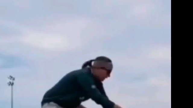 562. 狗子 -球扔的很好，下次别扔了