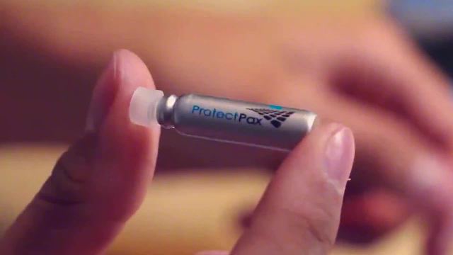 神奇的隐形液体膜，手机屏幕涂上它，锤子敲都敲不碎