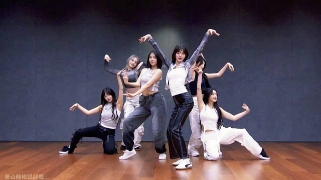 『4K镜面扒舞』IVE回归曲HEYA镜面放大练习室 放大+加亮+替换音源 扒舞用