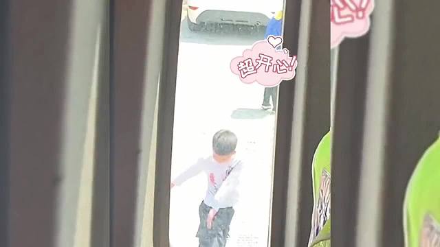 36. 盘点救援时的尴尬场面，虽然他们很专业，但是怎么忍住不笑的