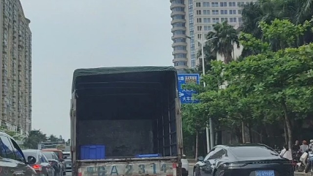 夏天车内千万不能放这七样东西#有车的人要知道的知识 #新手上路 #用车妙招