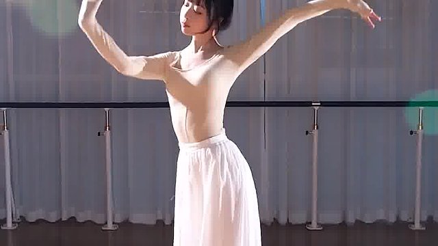 “你的意中人是个假霸王，而你却做了真虞姬”