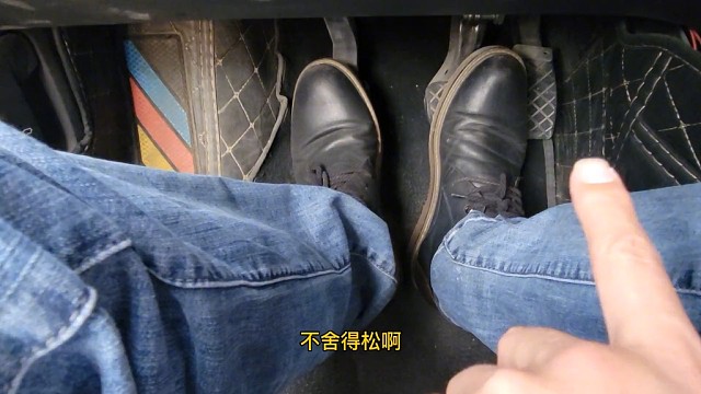 科目二坡道定点停车与起步如何避免熄火溜车 #科二考试 #科二 #该视频存在危险请勿模仿