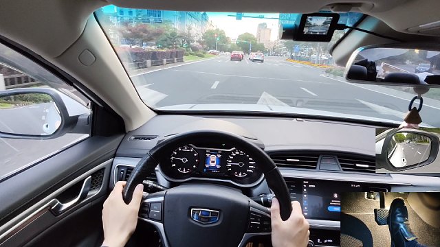 【学车】新手上路控好车子的走位，走的正，开的顺。