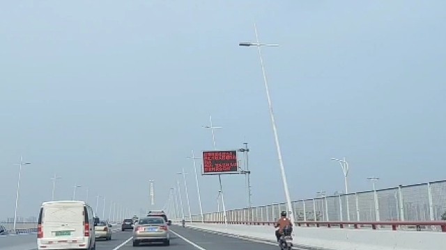 高德百度地图 高德和百度地图怎么赚钱的？#高德地图 #百度地图 #高德导航 #每天一个用车知识