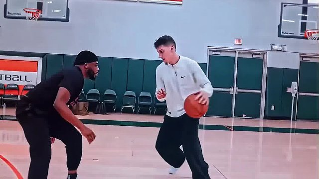 艾特出你身边又帅又能打的兄弟