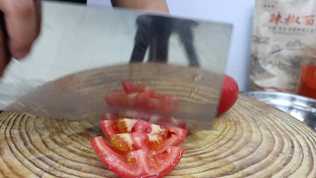 今天大扫除，把屋子收拾干净，简单做个土豆炖牛肉，吃完超级舒服