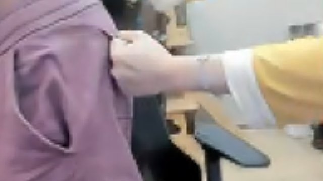 超哥和老婆直播SM，真变态啊。