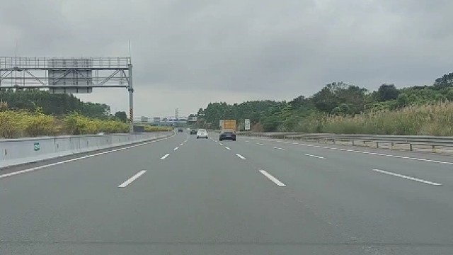 高速开车，要记住四个千万，保你平安 #汽车知识 #每天一个用车知识