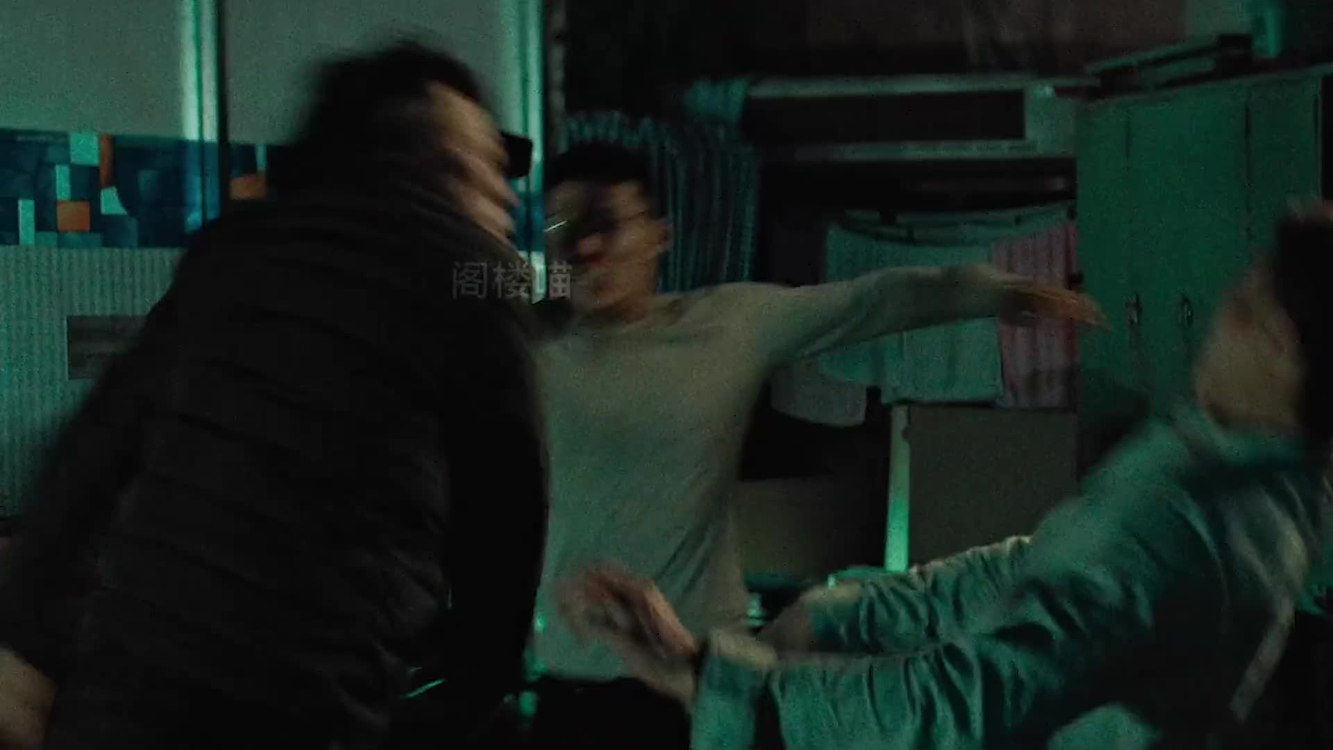 两个弱鸡学生为了救一个女孩，竟然端掉了一条地下产业链#电影解说