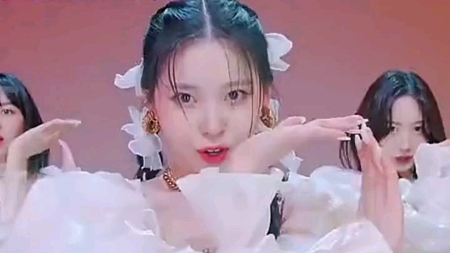 夜夜在枕边潮湿缱绻。┉