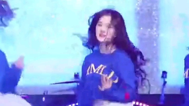 呐殇太刺眼。…