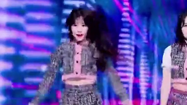 慢慢凝成一滴滴热泪—