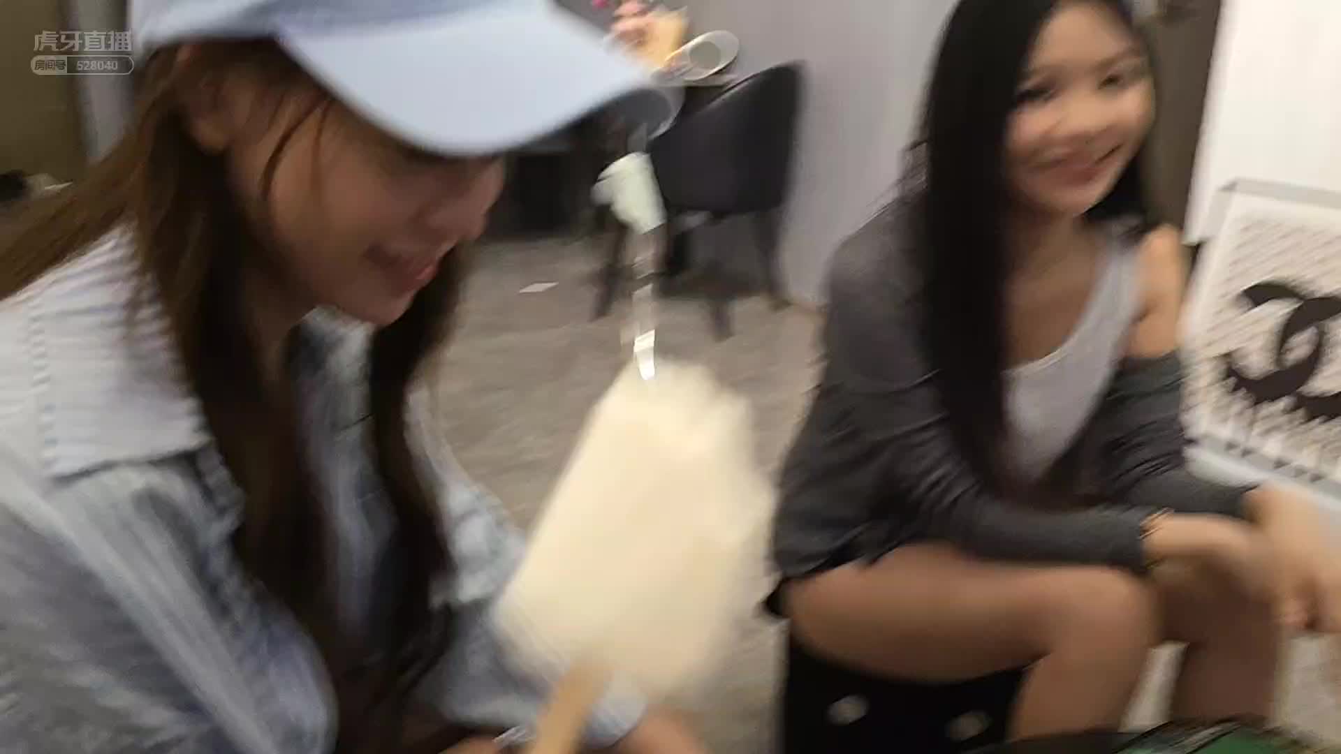 【子圣-798】玩飞行棋赢的人可以要求输的人做任何事？