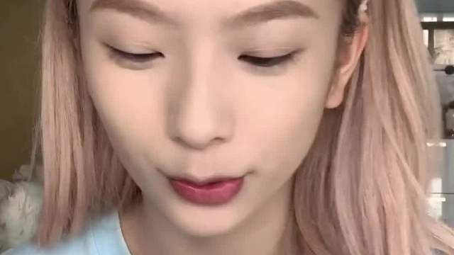 187_最近爱的美洲辣妹妆and双丸子头