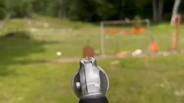 沉浸式体验左轮手炮的威力