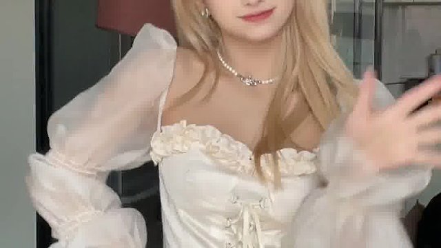 268_28岁了 第一次打扮自己仿佛回到了18岁 即使带孩子再累 也值了