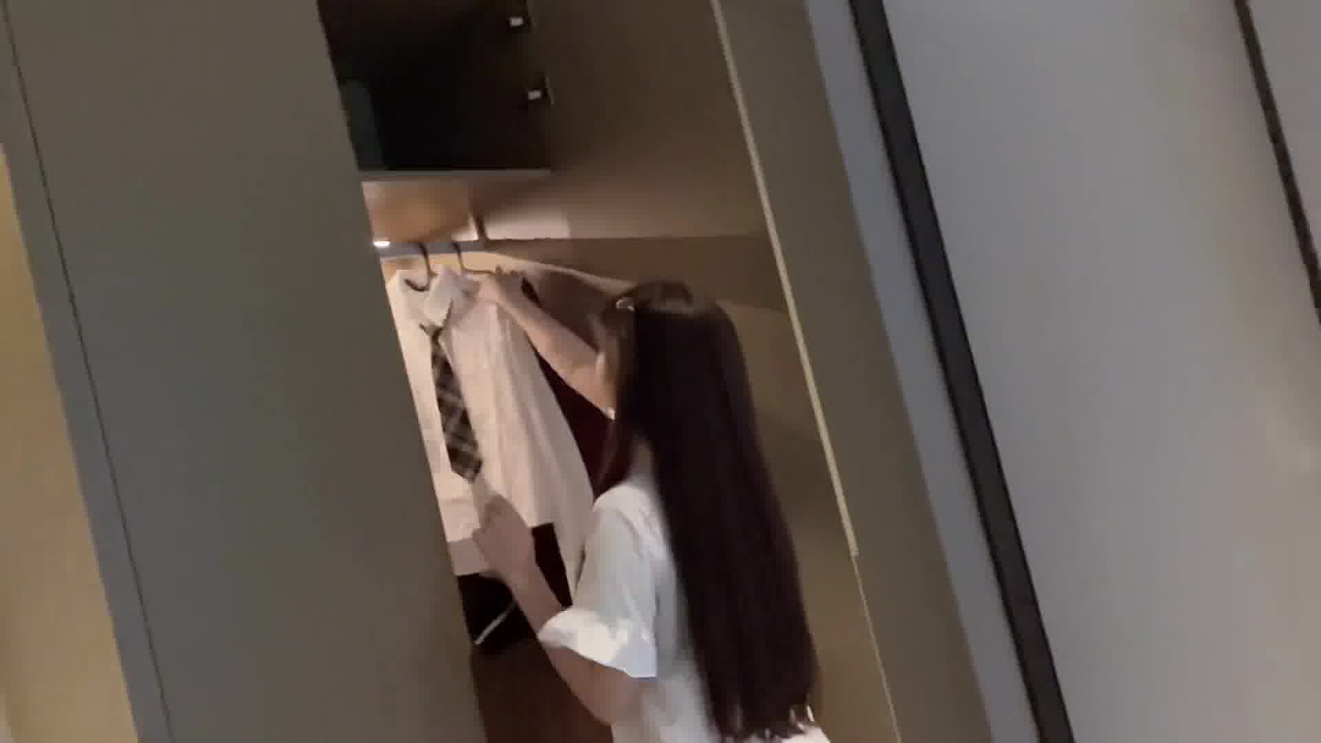 快 看 我的发夹在对你放电~