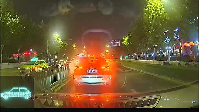 女朋友的闺蜜上了我的车之后，内心久久不能平静...