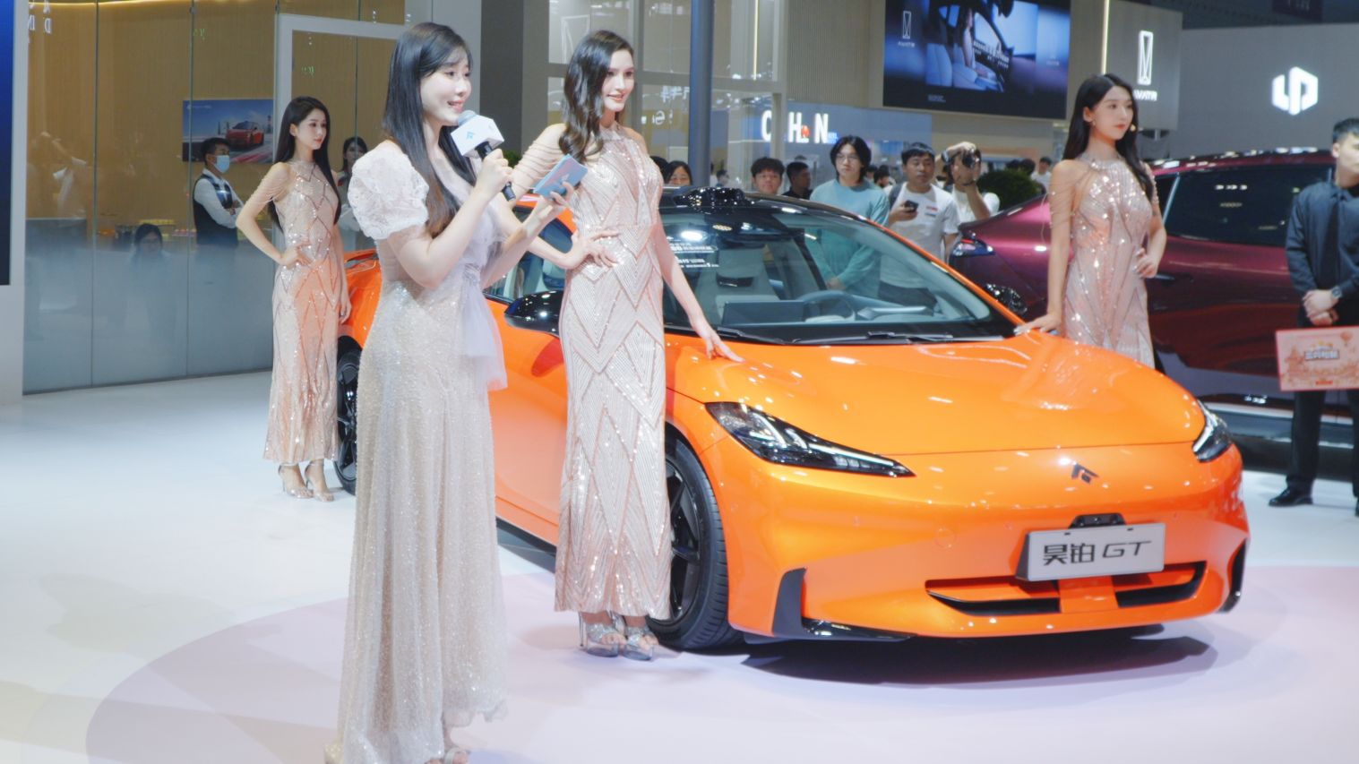 车模全明星 张愚愚 尹娟 桑桑Crow iiivv 2024粤港澳大湾区车展 昊铂展台