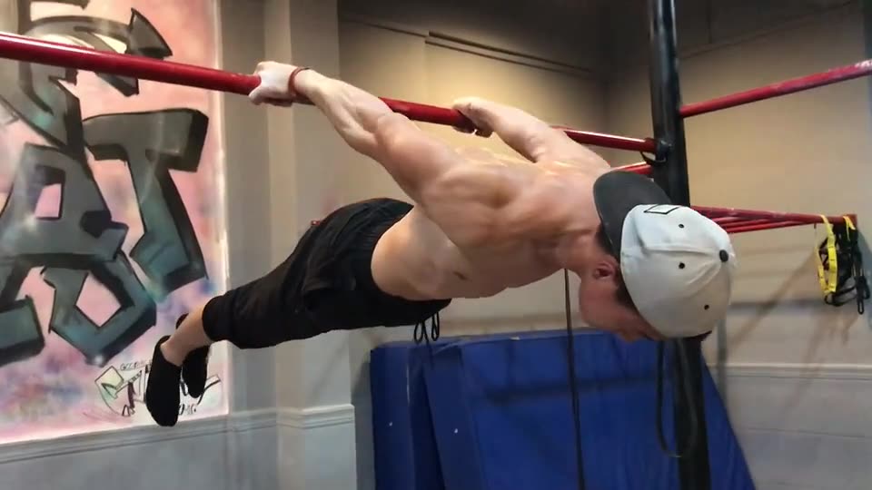 来分享一个极限健身长视频，希望以后带来更好的作品，敬请期待