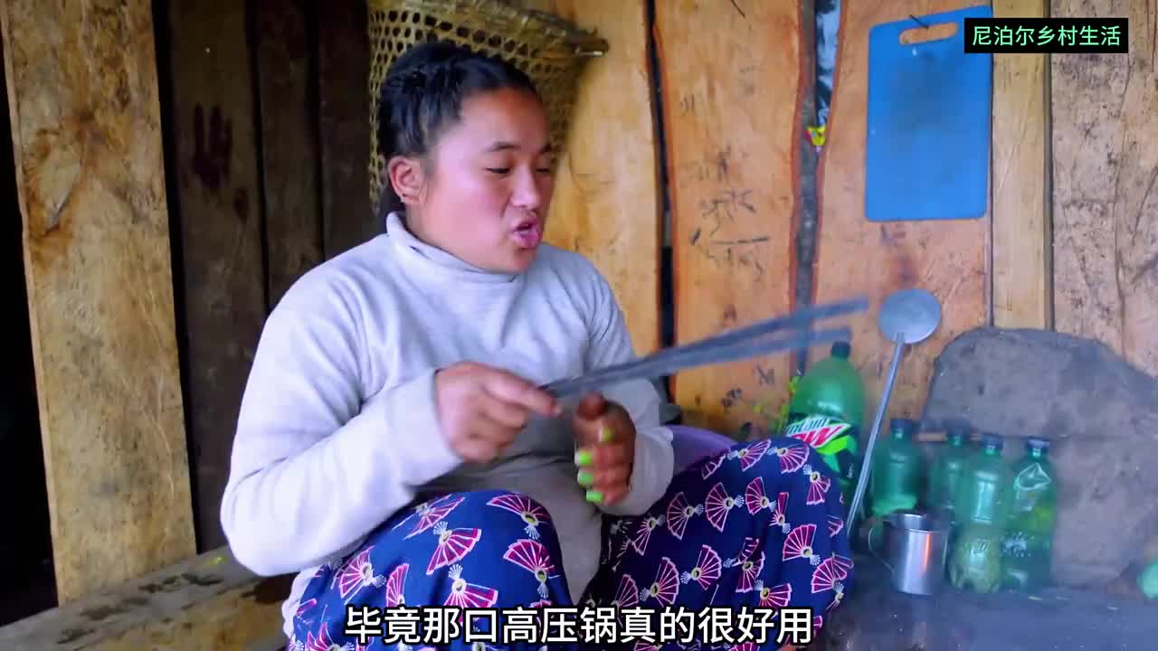 吉娜家请客吃饭，吉娜做咖喱鸡肉给大家！