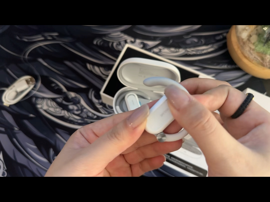 来自虹觅fit 2，蓝牙开放式耳机。喜欢的可不要错过哦