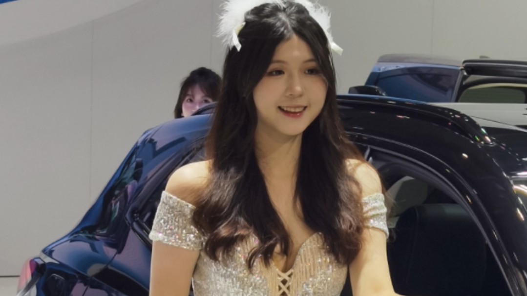 4k无滤镜原声  微胖丰满女神 深圳大湾区车展