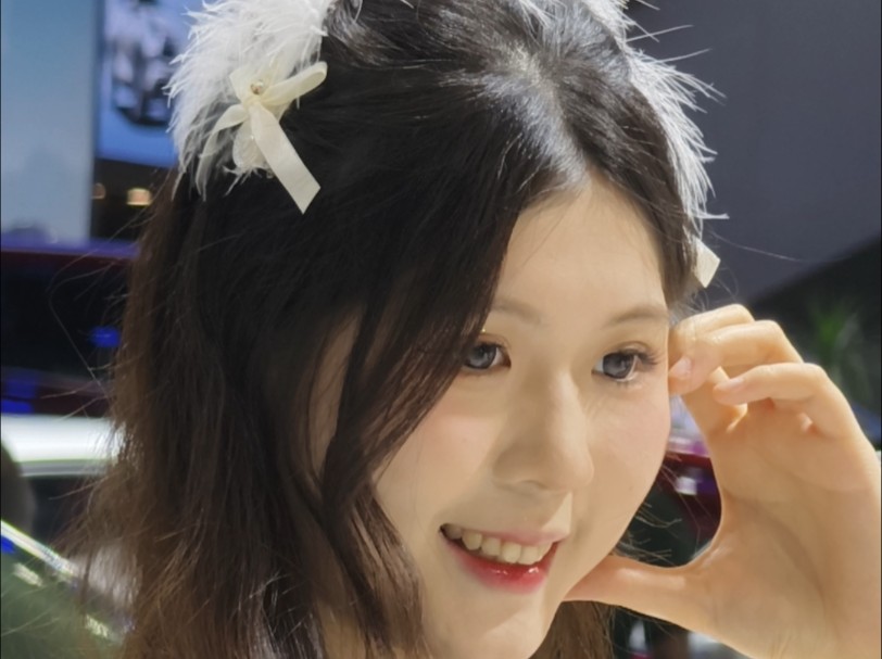 4k微胖天花板  无滤镜原声 深圳大湾区车展