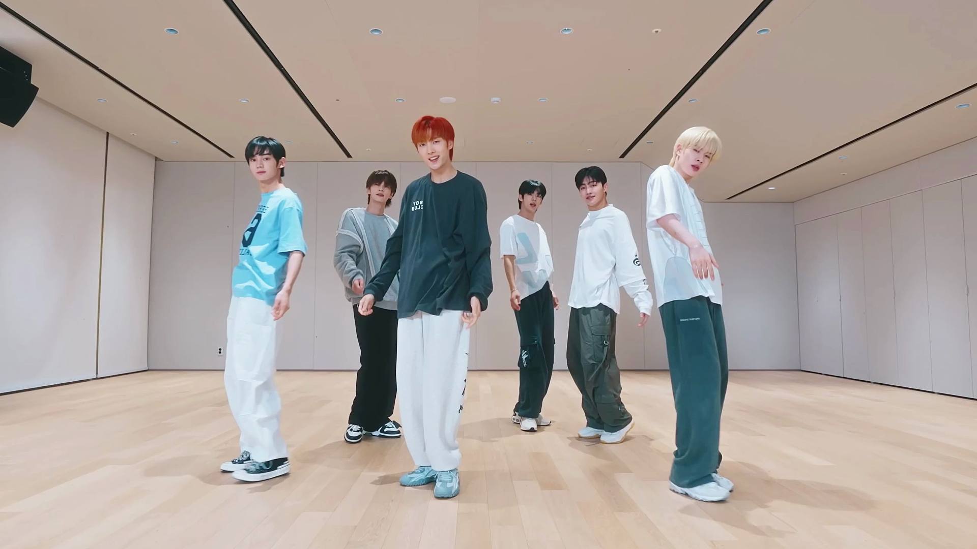 『4K镜面扒舞』TWS最新回归先行曲Hey!Hey!镜面运镜练习室 加亮+替换音源 扒舞用