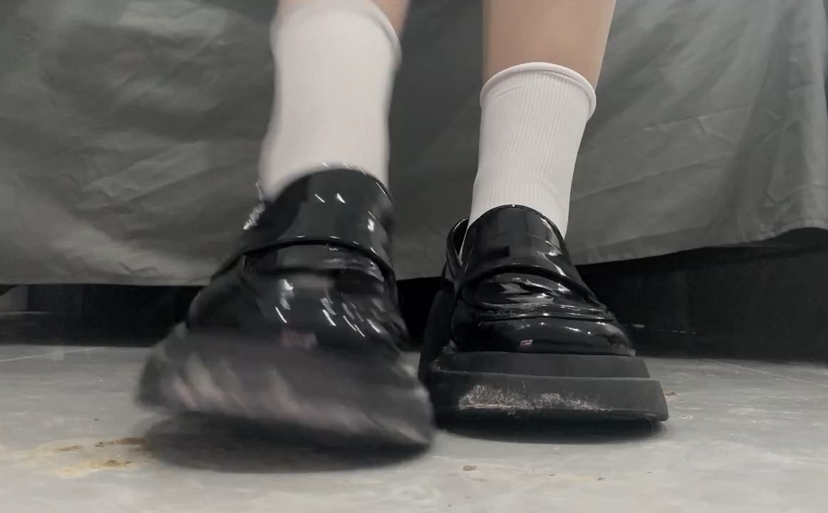 小皮鞋  走了一上午