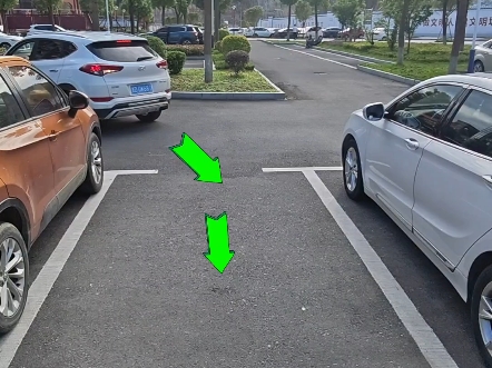 倒车入库技巧：新手一听就懂，简单实用！