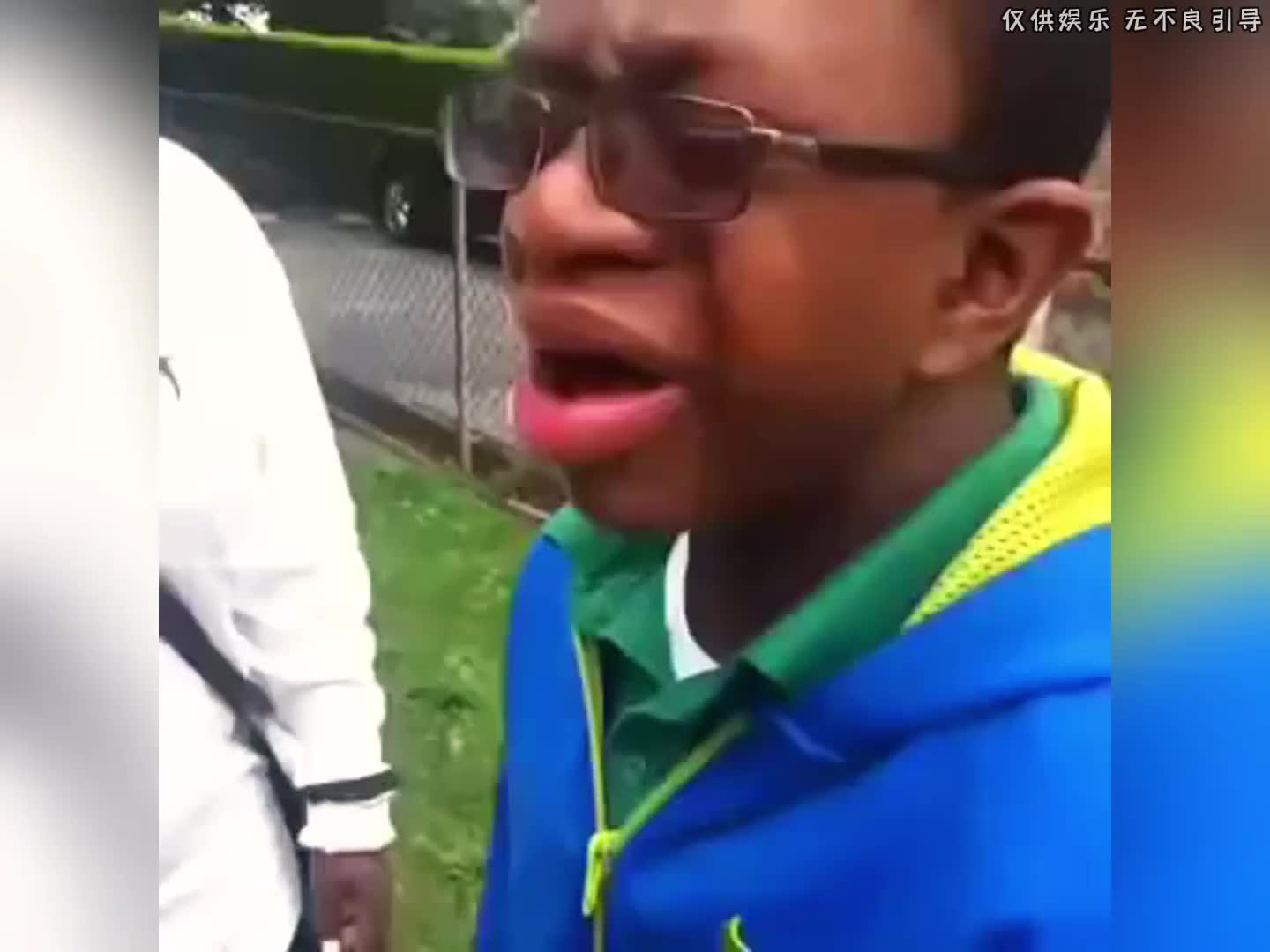 让年轻人接触传统文化还是太早了