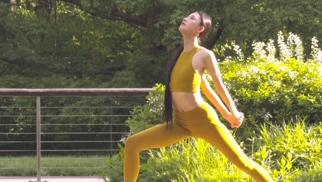 孤独的时候不妨去大自然走走。还有花草树木，阳光和微风相伴。