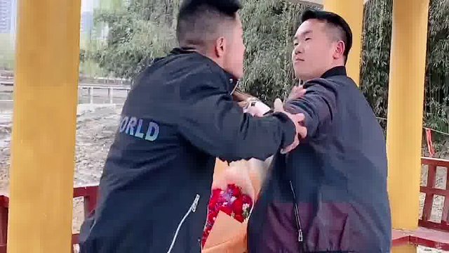 这就是你所谓的陪闺蜜逛街