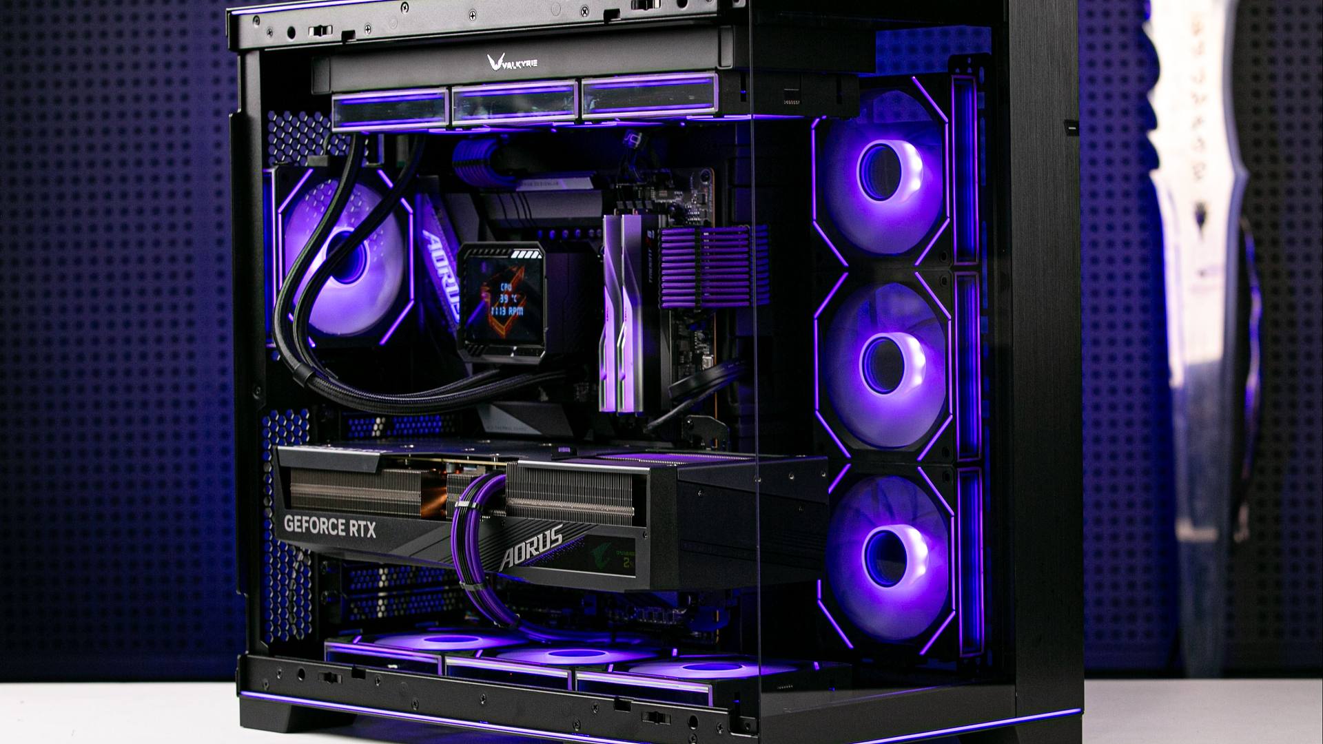 精致的AOURS超级雕海景房电脑