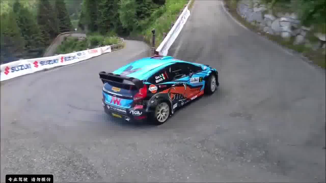 同样的弯道，不同的车手，过弯的姿态也会有所不同。