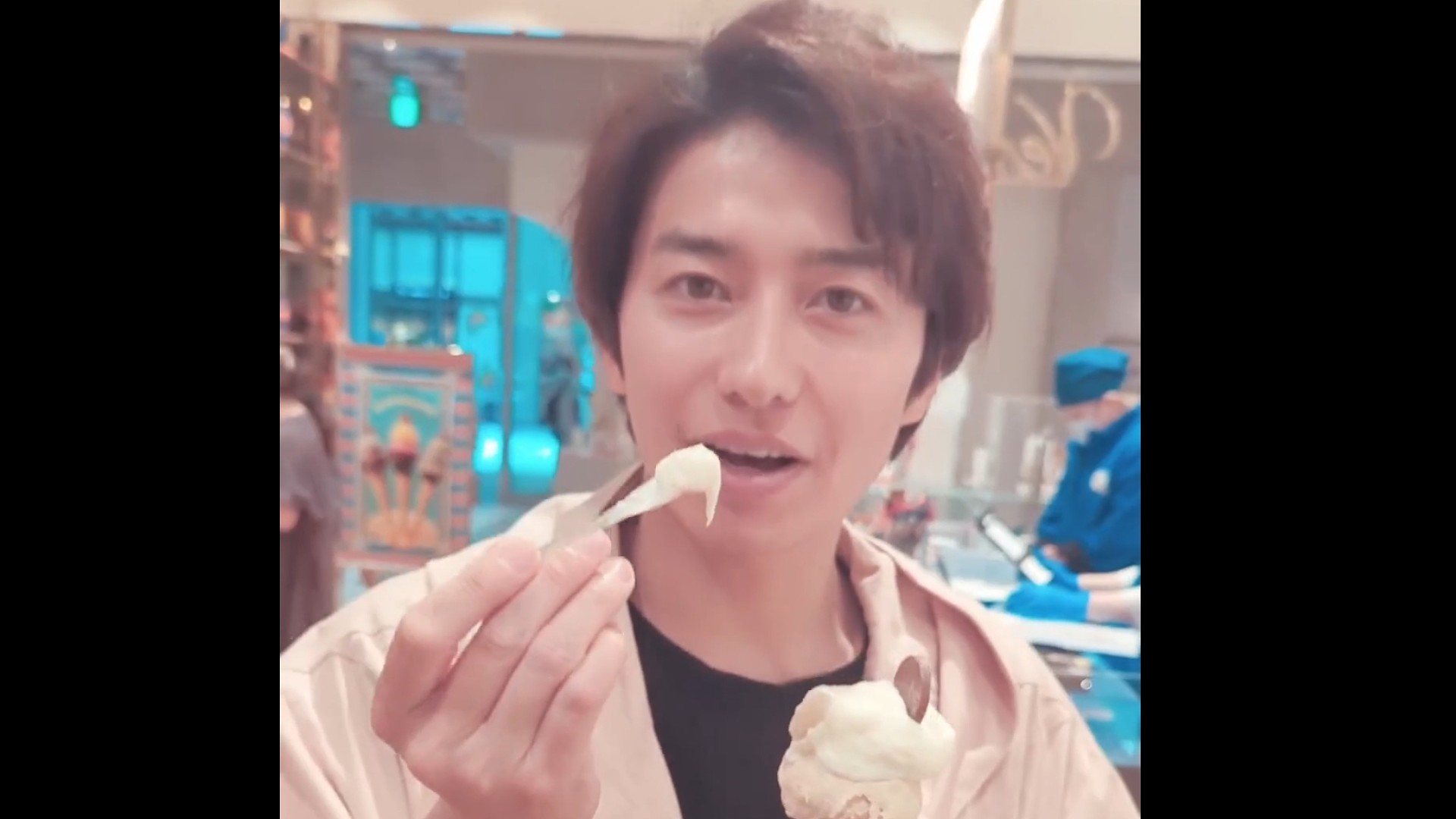 【假面骑士Kiva】武田航平(红音也):和妻子在向往已久的冰淇淋店约会！